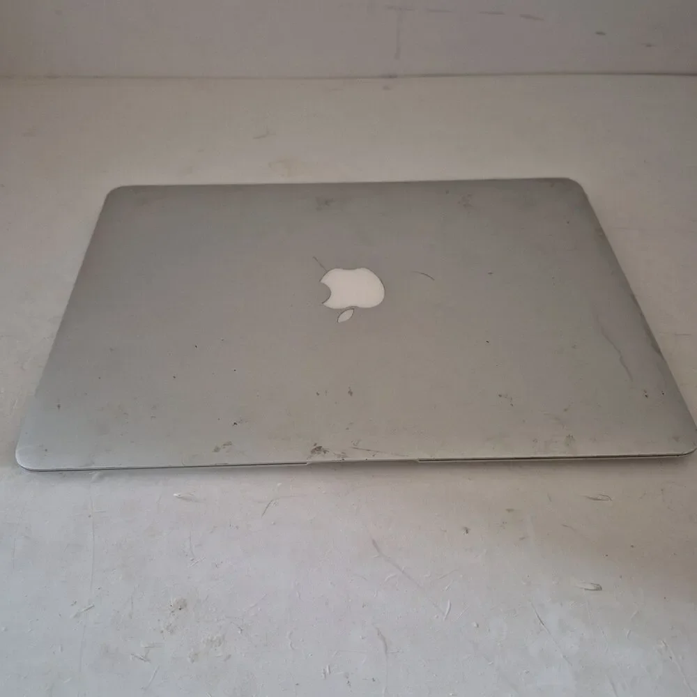 lot of 3 apple macbook air (Models: A1466, A1369, A1465)
